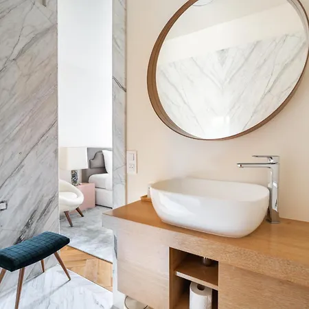 Luxury On Canal Saint Martin * Parijs