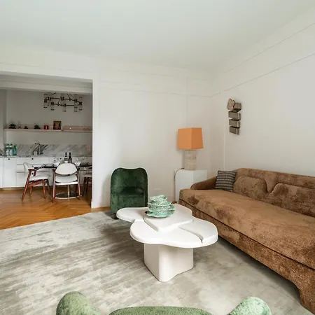 Luxury On Canal Saint Martin Apartment
